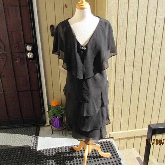 #435  NEW WOMAN'S BLACK CHIFFON EVENING DRESS BY PATRA WOMAN  (SIZE 16W) - Picture 4 of 4